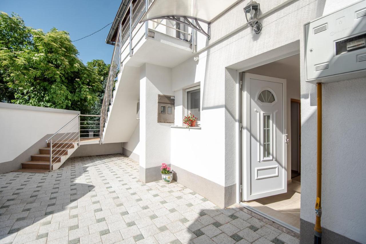 Apartman Mira ซาราเยโว ภายนอก รูปภาพ